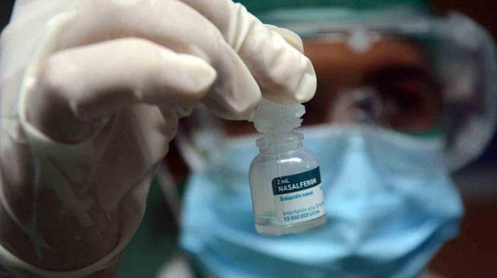 ¿Qué es el Nasalferón que aplica Cuba a viajeros y familiares?