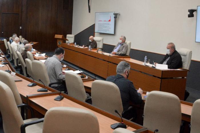 Pasan 34 municipios de Cuba a etapa de transmisión autóctona limitada, lo que implica la suspensión del curso escolar