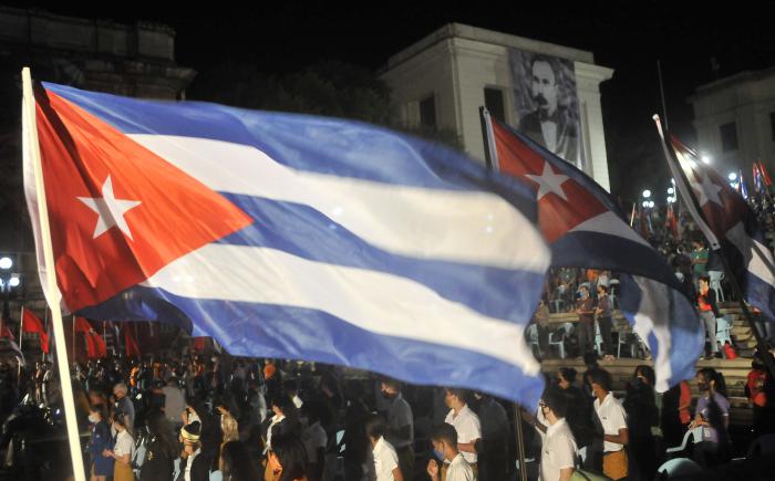 Por Cuba, sin pueril ni romántico alarde