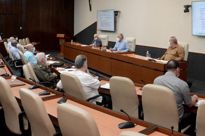 COVID-19: ambivalentes resultados en las provincias no dan paso al optimismo