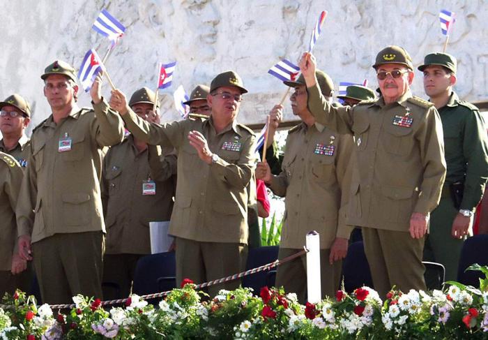 Con el Señor Ejército, Oriente y la Revolución a salvo