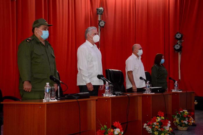 El Partido Comunista: Revolución dentro de la Revolución