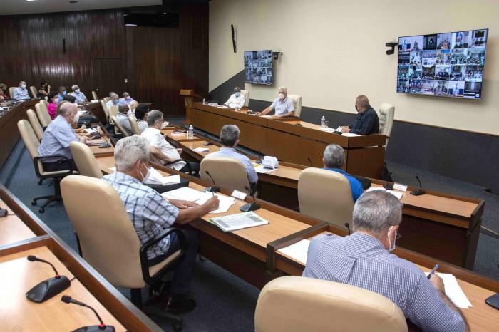 Tenemos que vencer la pandemia y en el menor tiempo posible