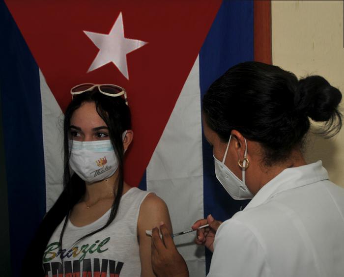 Cuba lidera en el mundo la estadística de inyecciones diarias por cada cien habitantes contra la COVID