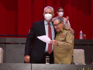 General de Ejercito y Diaz Canel