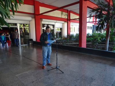 Moderador del acto Alvaro Rodriguez