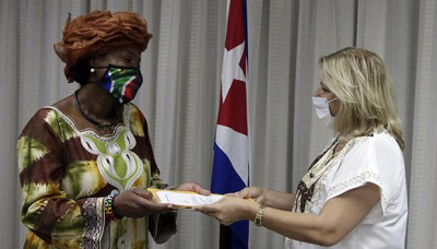 Recibe Cuba insumos médicos de Sudáfrica para apoyar la lucha contra la COVID-19