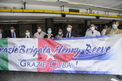Regresa a la Patria la Brigada Henry Reeve que colaboró en Italia para combatir la COVID-19