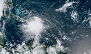 Tormenta tropical Zeta puede convertirse hoy en huracán