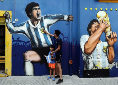 Maradona se queda en la gente humilde