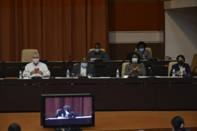 Asiste Díaz-Canel a debate parlamentario sobre dos proyectos de leyes