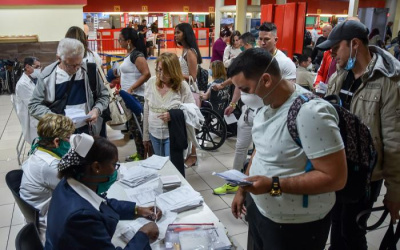 Cuba realiza nueva reducción de vuelos e implementará aislamiento institucional al arribo de los viajeros internacionales