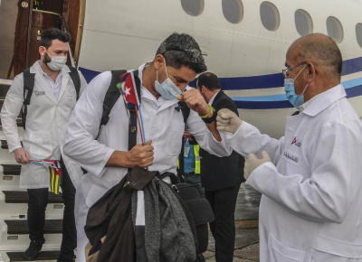 Sudáfrica propone el Premio Nobel de la Paz para brigada médica de Cuba