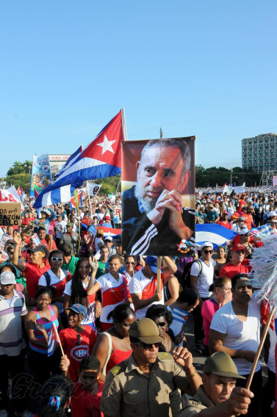 Ser o no ser, el yugo o la estrella