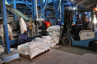 Reactivan mayor fábrica cubana de fertilizantes