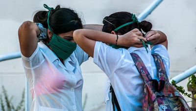 Cubanas, más allá de las postales