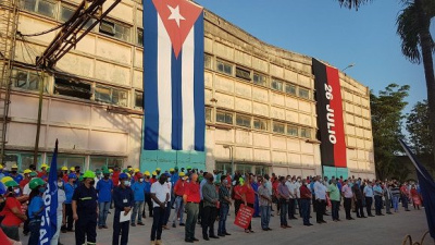 Presidente cubano visita Empresa de Mantenimiento a Centrales Eléctricas en La Habana