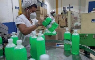Trabajador de fábrica de detergente Limtel